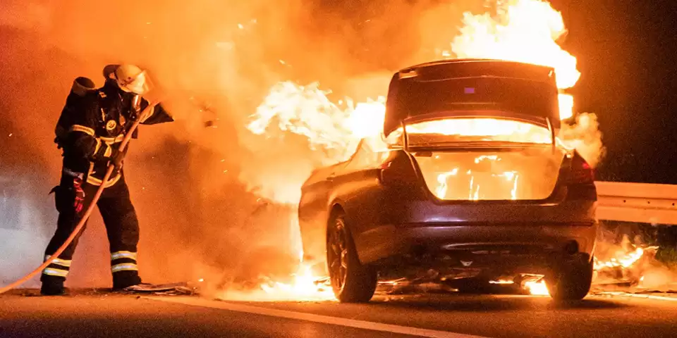 Brandbekämpfungsstrategien für Elektrofahrzeuge