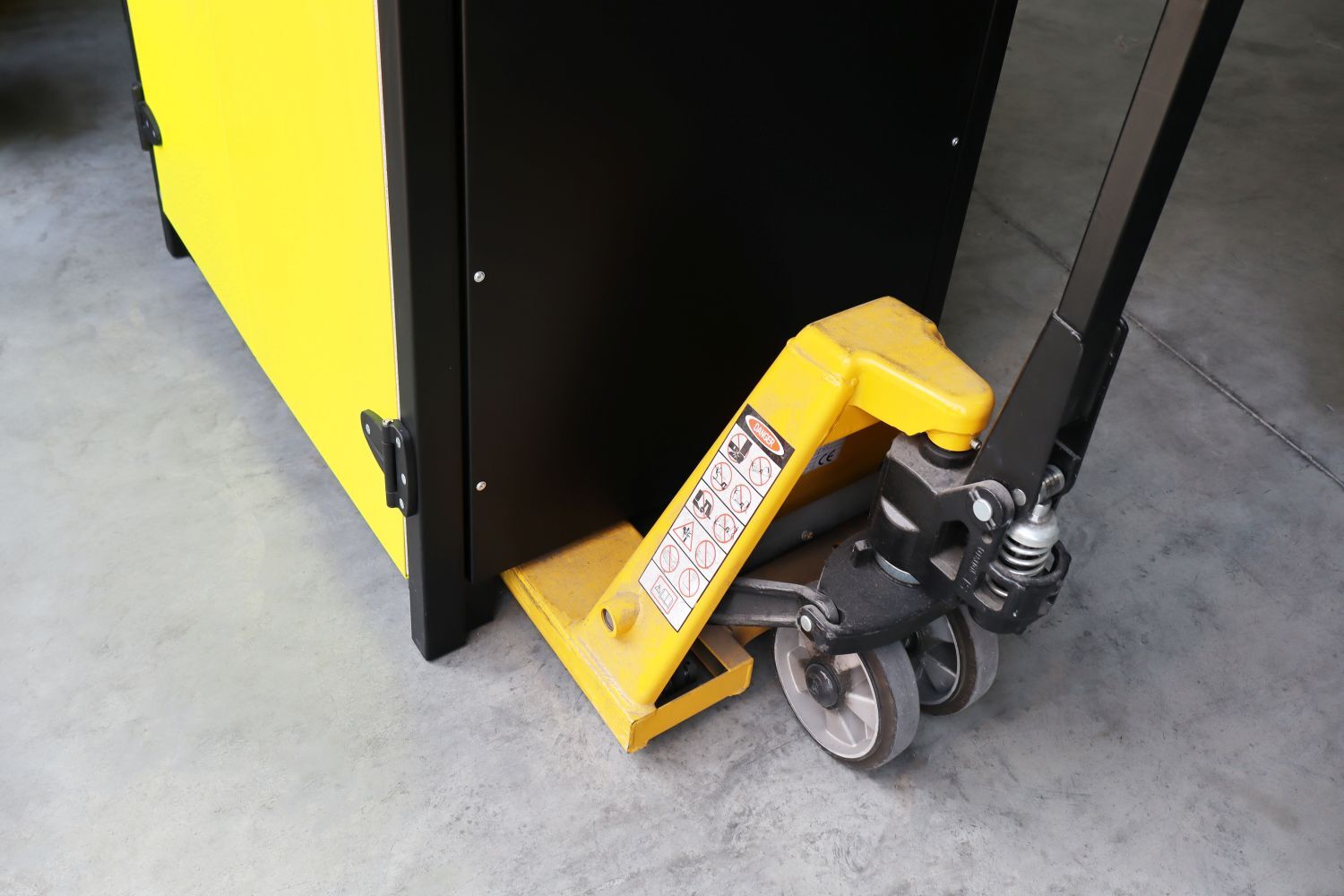 LOXXER Charging Cabinet LOXK2000 VDMA