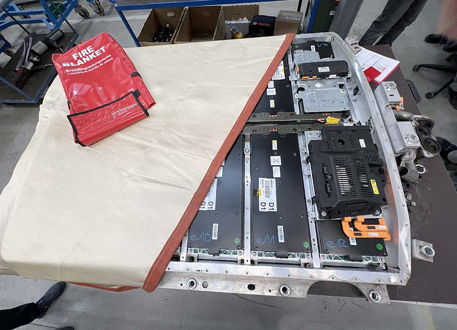 Fingerhuth fire containment blanket / fire blanket S-TYPE Battery 2 x 2 m
