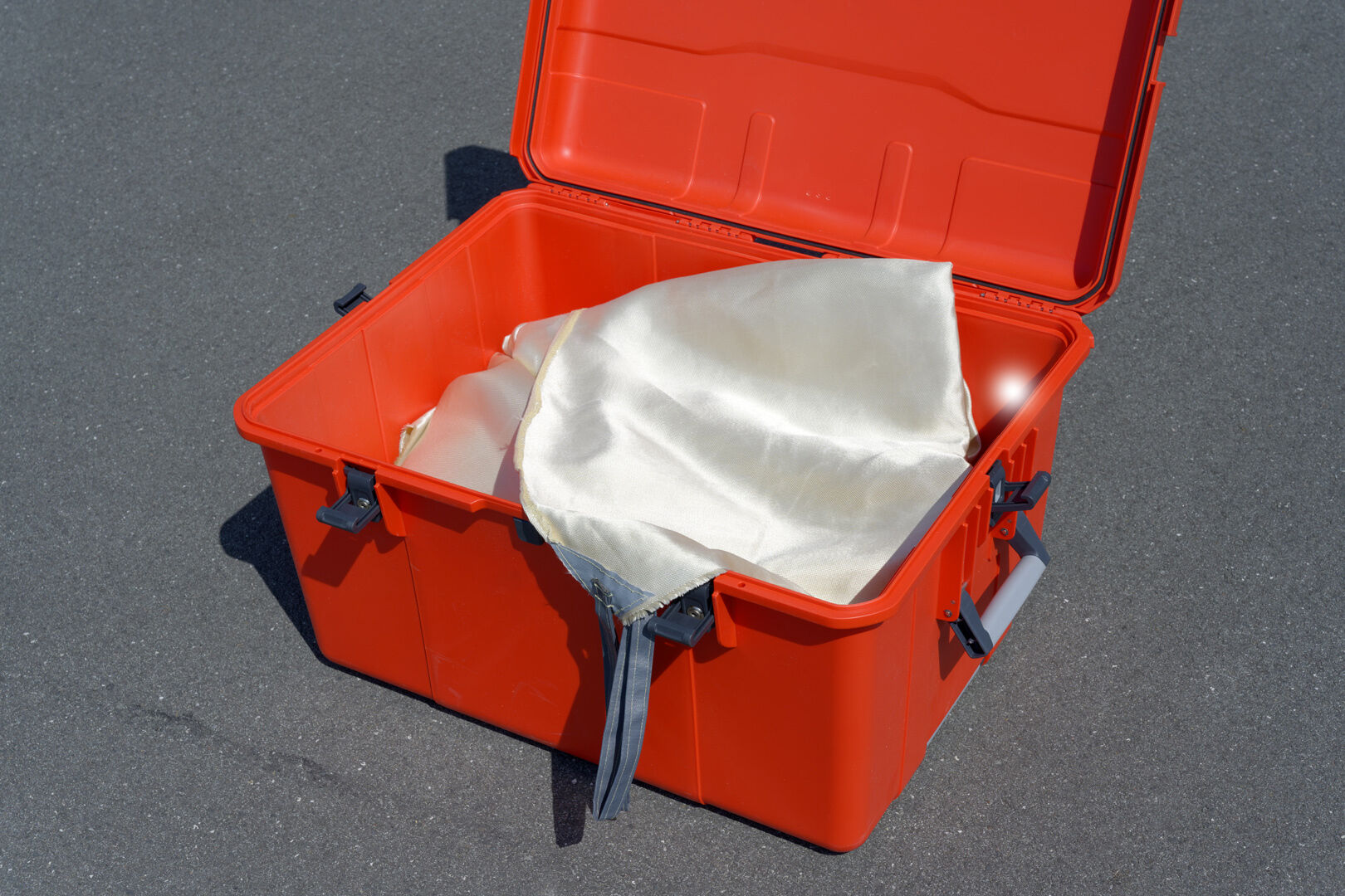 JUTEC fire containment set 5x6m including fire protection blanket / fire blanket for EVs & combustion engines