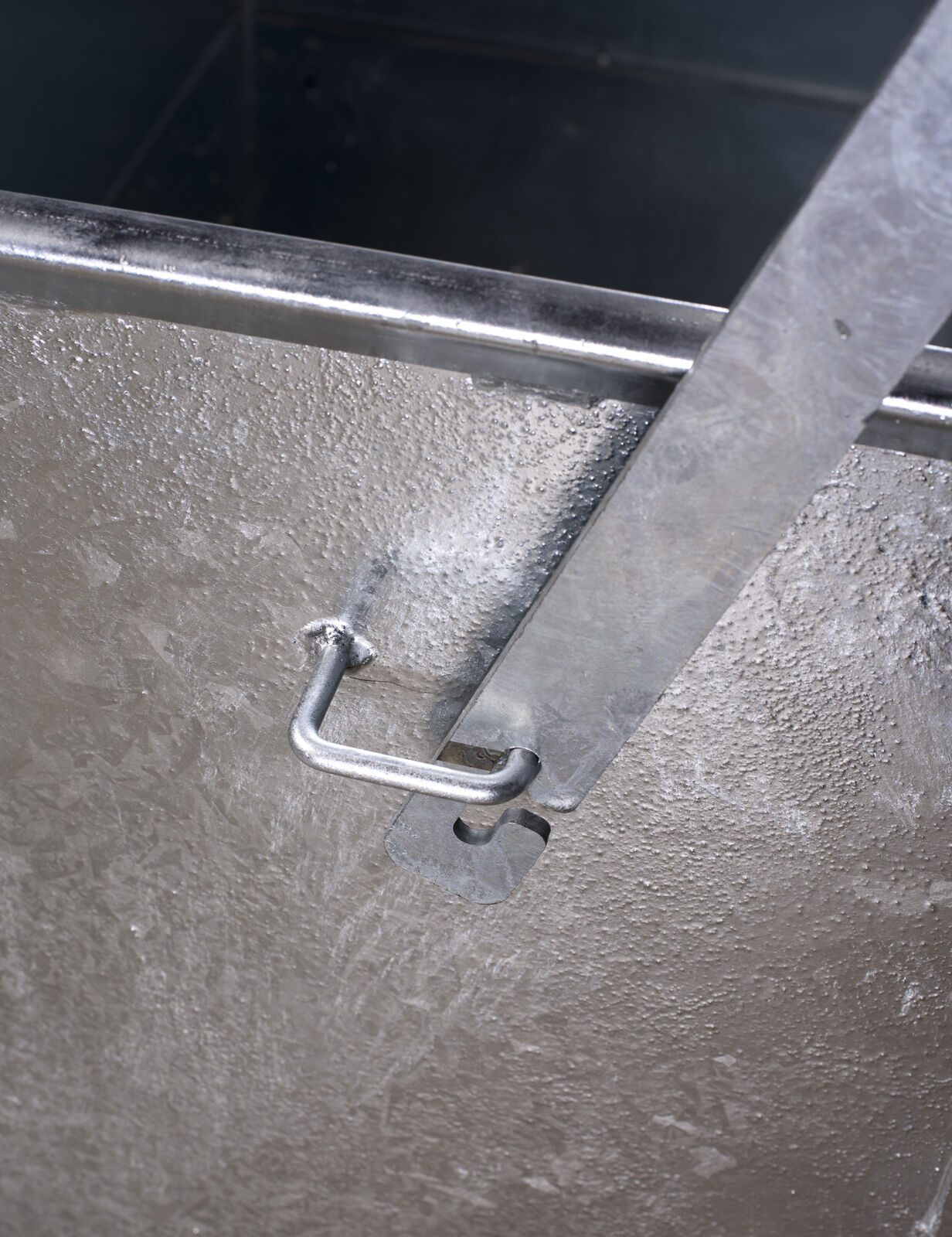 Lio Guard Storage Box 220 Akku-Lagerbehälter aus verzinktem Stahl für Lithium-Ionen-Batterien inkl. Pyrobubbles