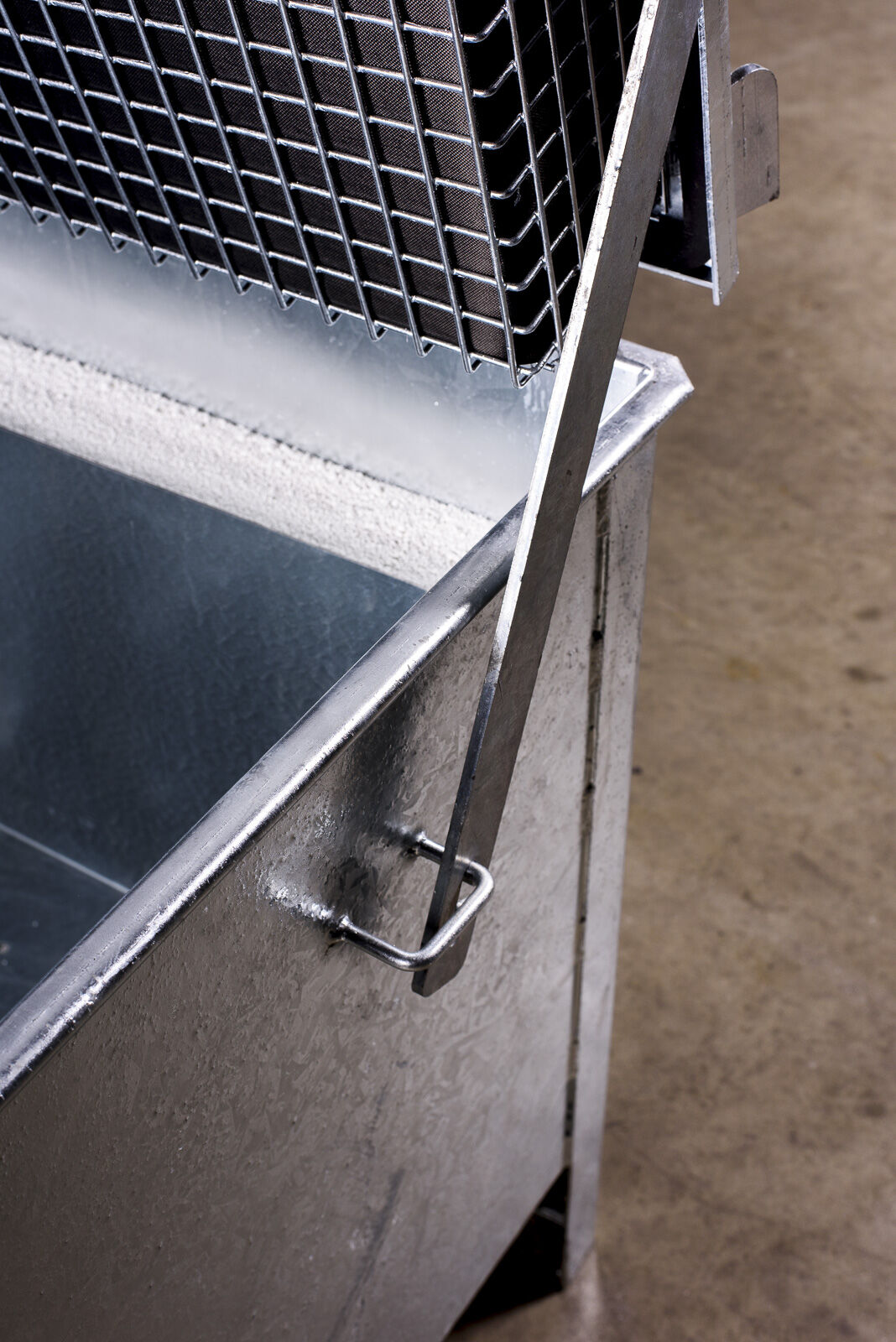 Lio Guard Storage Box 280 battery storage container made of galvanized steel for lithium-ion batteries including Pyrobubbles